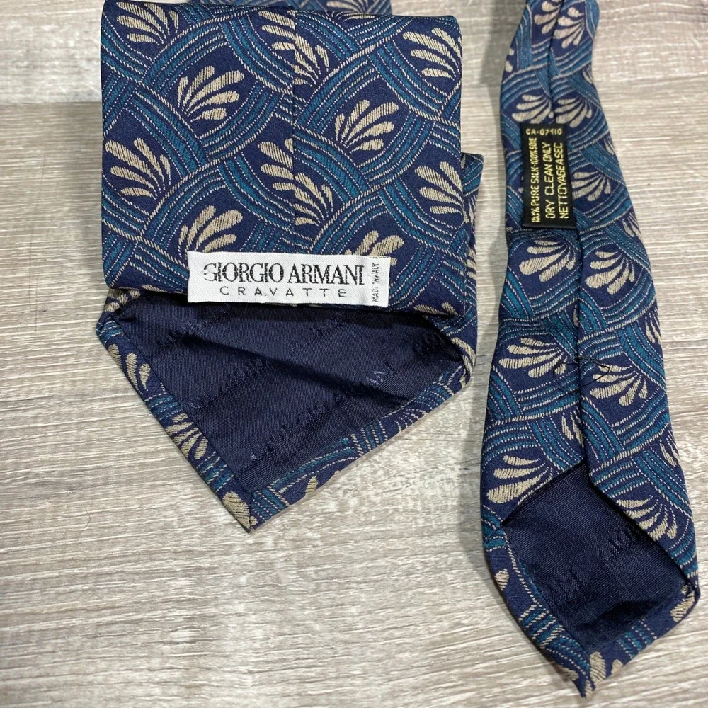 Giorgio Armani Necktie Men's Silk Blue Gold Leaf Pattern Made‎ in Italy